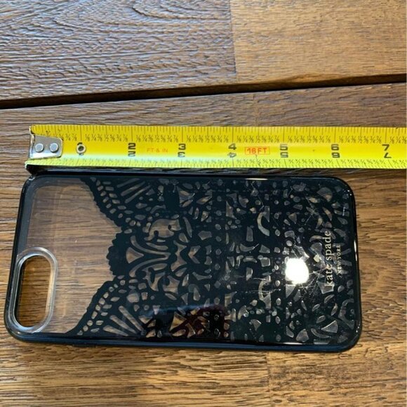 Kate spade ♠️ New York phone case with beautiful raised lace design. Black/clear - Picture 4 of 6